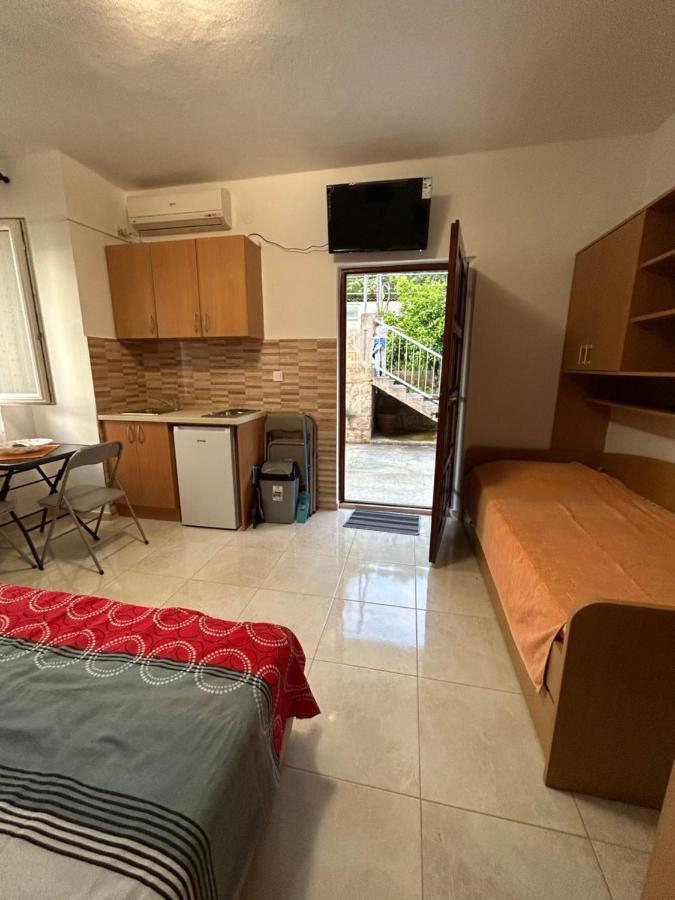 Lazarus Bigova Apartments Tivat Exterior foto